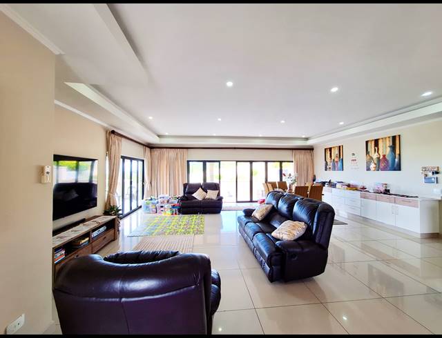 3 BEDROOM HOUSE FOR SALE IN SHELLY BEACH